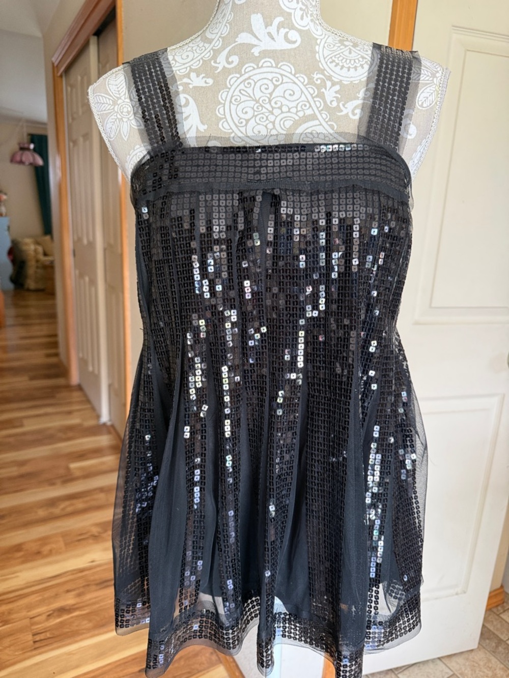 Max Studio sequined top - Picture 2 of 7